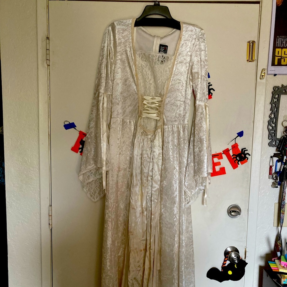 Lipservice White Renaissance Wedding Lace Butterfly Sleeve Maxi Dress
